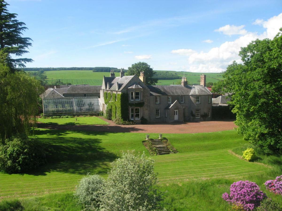 Newton Farmhouse B & B Jedburgh Exteriör bild